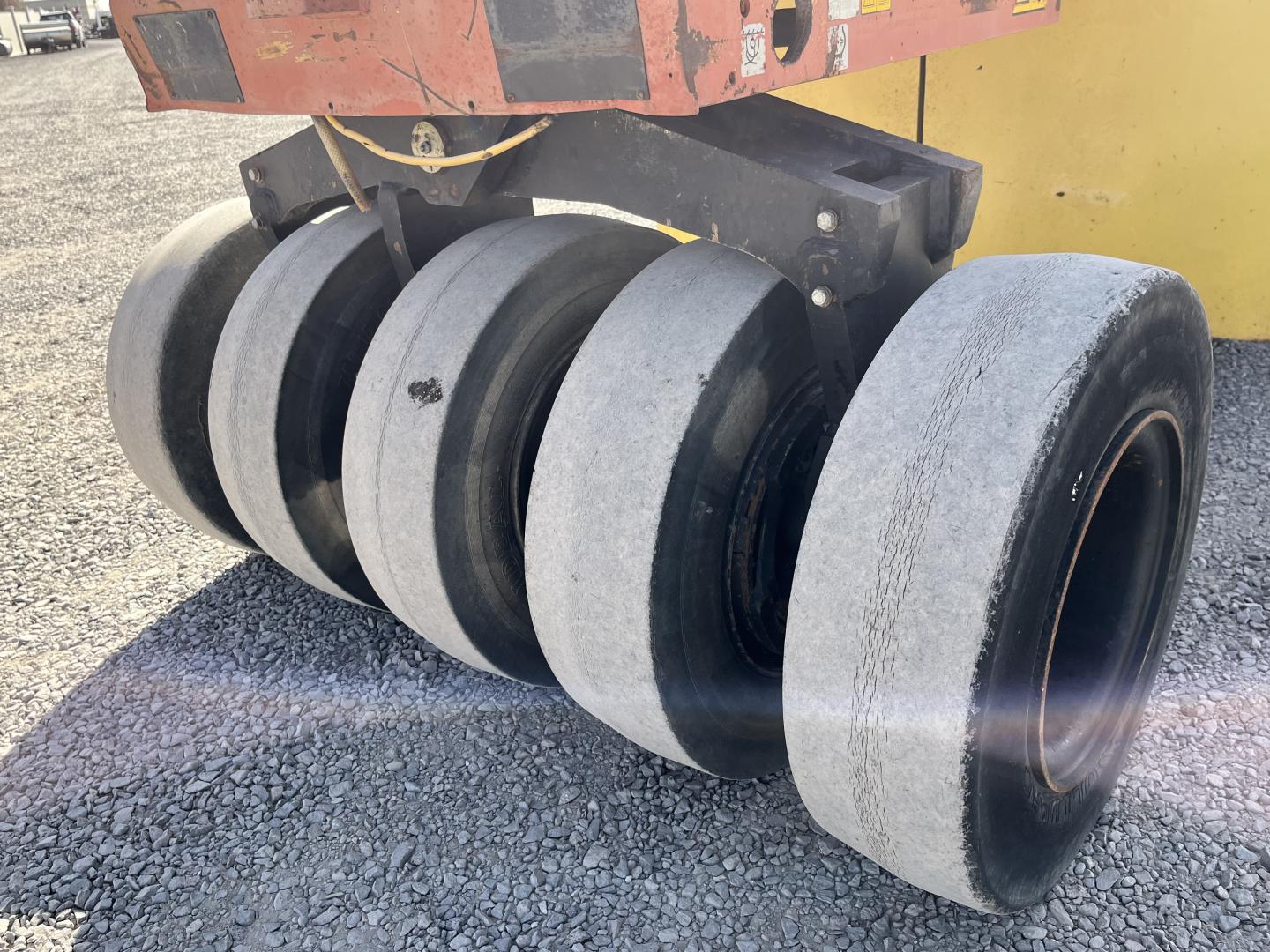 ./imagenes/INVOICE/2019/17352/COMPACTADOR NEUMATICO DYNAPAC CP142 (12).JPG